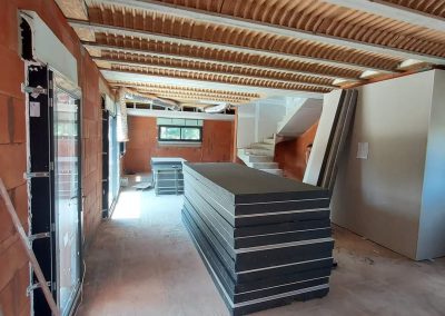 Isolation et plaques de plâtre sur une villa neuve à Sommières