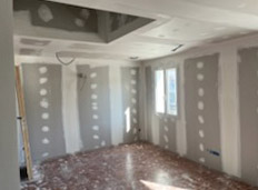 Rénovation placoplâtre et isolation en centre ville de Saint-Gilles dans le Gard
